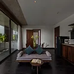 The Hem Hotel And Apartment
